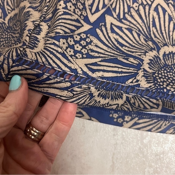 St. John's Bay skort blue floral pockets shorts plus size 1X - Picture 2 of 8